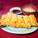 龍門 - 料理写真:餃子420円