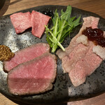 Karashi Jukusei Yakiniku Tsutsui - 