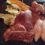 Yakiniku Raku - お肉アップ