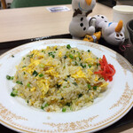 炒飯専門店 揚州炒飯 - 玉子たっぷり炒飯 580円
お皿が食べにくい型だったけど良かった