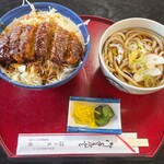 玉扇 - みそかつ丼（ヒレ） 740円
            ミニ麺のセット うどん +200円