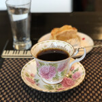 喫茶 春の音 - いつかのコーヒー500円(デザート付)…この日はアップルパイでした♪