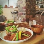 ライラク　カフェ＆バー - トマトソース風のカレー