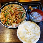 本格中国料理 八虎 - 日替わりランチ690円（レバニラ定食