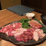 Tokusen Kuroge Wagyu Yakiniku Nishijin Hatsuki - 