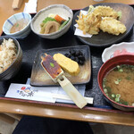 みはらし茶屋 - 料理写真:おふくろの味定食（山菜おこわ）