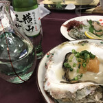 View Hotel Iki - 岩牡蠣、大きいからおお味かなと思いきや、とってもクリーミーで濃厚。横山五十(日本酒フルーツ感タップリ)