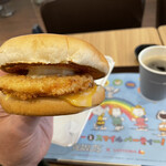 LOTTERIA Akita Ste-Shontopiko Ten - チキンチーズバーガー