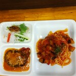 TRATTORIA　CONFORTEVOLE - 土曜日曜祝日限定のハンバーグパスタランチ1300円税込　ドリンク付きです