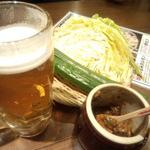 Jitokko Kumiai Kanayama Ten - お通しの野菜と特製味噌。野菜がいくらでも食べられちゃいます。