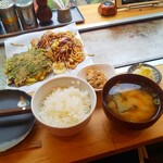 Okonomiyaki Teppanyaki Sharaku - 