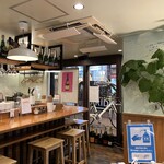 Stand Shanshoku -Tokyo Akasaka Mitsuke- Champagne & GYOZA BAR - 店内