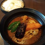 シナモン - 料理写真:チキンと野菜のスープカレー 1045円