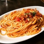 Jacasse Takaoka Ten - しめじとツナとモッツラレラのトマトソースパスタ