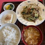 Taihou - ニラレバ定食　800円