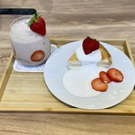 Chokatsu cafe ICHI - 豆乳チーズケーキ（プレーン）、季節のフルーツ＆豆乳生クリームのせ＆グリーンスムージー ヨーグルトベース いちご