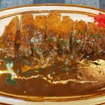 街の洋食屋 レストラン プロン - 料理写真:お皿の幅は推定25cmで、カツは20cm程もデカイ！