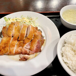 Gyoza Sakaba Yoshi - 一枚焼き鳥定食800円