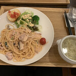 ワインバル 三ツ矢堂商店 - 日替りパスタランチ(四方港でとれた真イカの明太クリーム)❗️