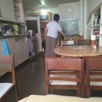 台湾料理 新東洋 - 女性店員