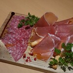 お肉とチーズの専門店 ミートダルマ札幌店 - 