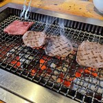 Sumibi Yakiniku Shokujin En Koryo Ten - タンも♬