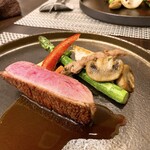 Le KURO - 　ブルゴーニュ産仔鴨胸肉のロースト