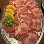 玉出 肉焼屋 - 