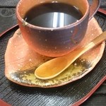 花 - ドリンク写真:信楽焼のカップに入れて貰えます