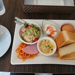 Cafe マ～ニ～ - 料理写真:モーニングセットA.バタートースト ブレンドコーヒー