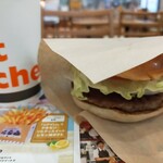 Wendy's First Kitchen Kamagaya Ion Shopping Center Ten - ファーストクラシックバーガーとアイスコーヒー