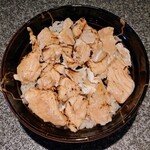 Wakasa Ya Nanba Ten - 切り落とし炙りとろサーモン丼（572円）