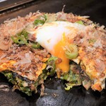 Okonomiyaki Teppanyaki Kinta Izumikita Izumichuo Ten - すじコン九条葱のお好み焼き　いただきま～す♪