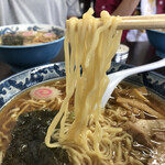 Iseya - 柔らか中細縮れ麺。