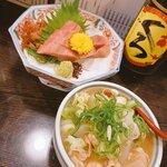 居酒屋 大石 - 本マグロの刺身、もつ煮