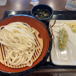 Marugame Seimen Okukyu Ten - ざるうどんとちくわ天