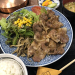 しゃぶしゃぶ すきやき くりりん - 国産豚のしょうが焼き定食¥1000