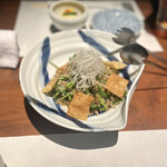 Private rooms Izakaya Banya Shinjuku Higashiguchi Ten - じゃことほうれん草のサラダ