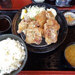 Chuka Shokudo Yoshidaya ShinOomae Ten - 唐揚げ定食スペシャル