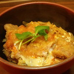 喜久 - 薩摩黒豚カツ丼　1030円にて提供中