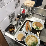 讃岐 うどん まごころ - 無料セルフコーナー　※天かす、生姜、おでんの味噌ダレ他