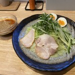 Tsukemen Honpo Karabu Inokuchi Ten - 定番つけ麺普通(1玉)￥900トッピング半熟たまご￥80辛さ1