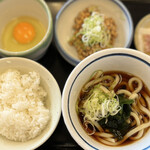 Yamada Udon Machida Toshi Ten - 菅谷の納豆朝定食-冷たいうどん