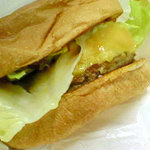 FRESHNESS BUGER  Toshimaku Higashikebukuro Ten - チーズバーガー。