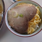 羅阿麺亭 - 自作チャーシューラーメン丼(笑)