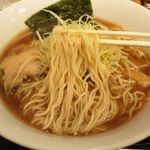 Mensho Wakura Higashiyamato Ten - 和ぶし醤油ラーメンの麺は細麺