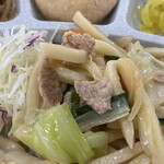 港湾食堂 - 2022/09/12
日替りランチ 600円
✴︎焼うどん、餃子、イカフライ、もやしおひたし、がんもどき、豚汁
ライス大盛 50円
ドッグサンド照焼 180円