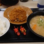 Katsuya Koriyama Kaku Ike Ten - とん汁定食ひれかつ