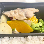 近江牛ステーキ弁当 八傳 - 