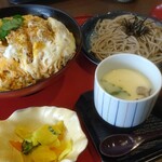 Sagami Kawasaki Miyamae Ten - かつ丼と麺セット(220921)